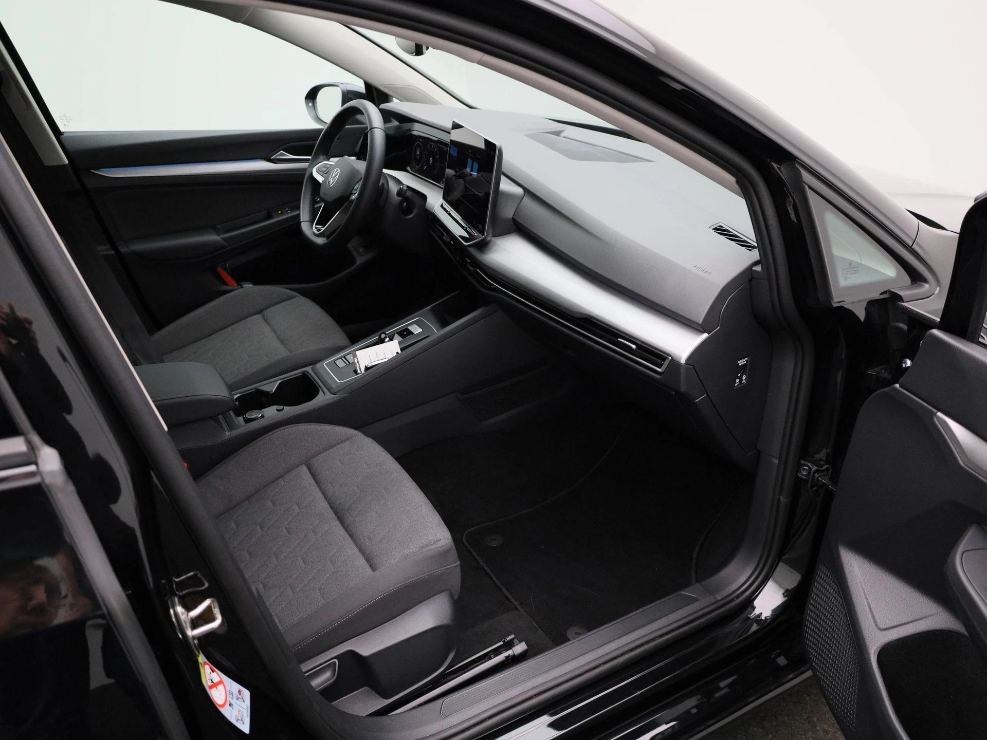 Volkswagen-Golf-image-31