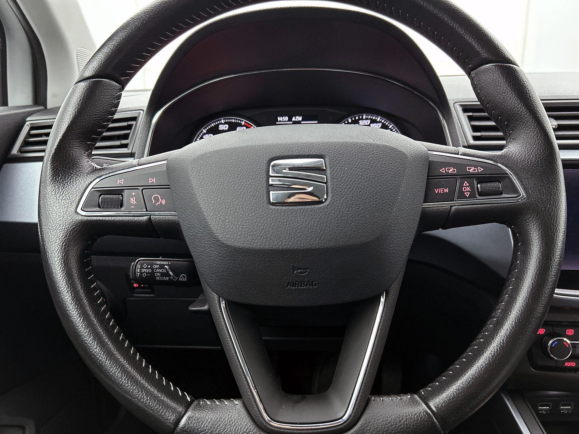 SEAT-Arona-image-29