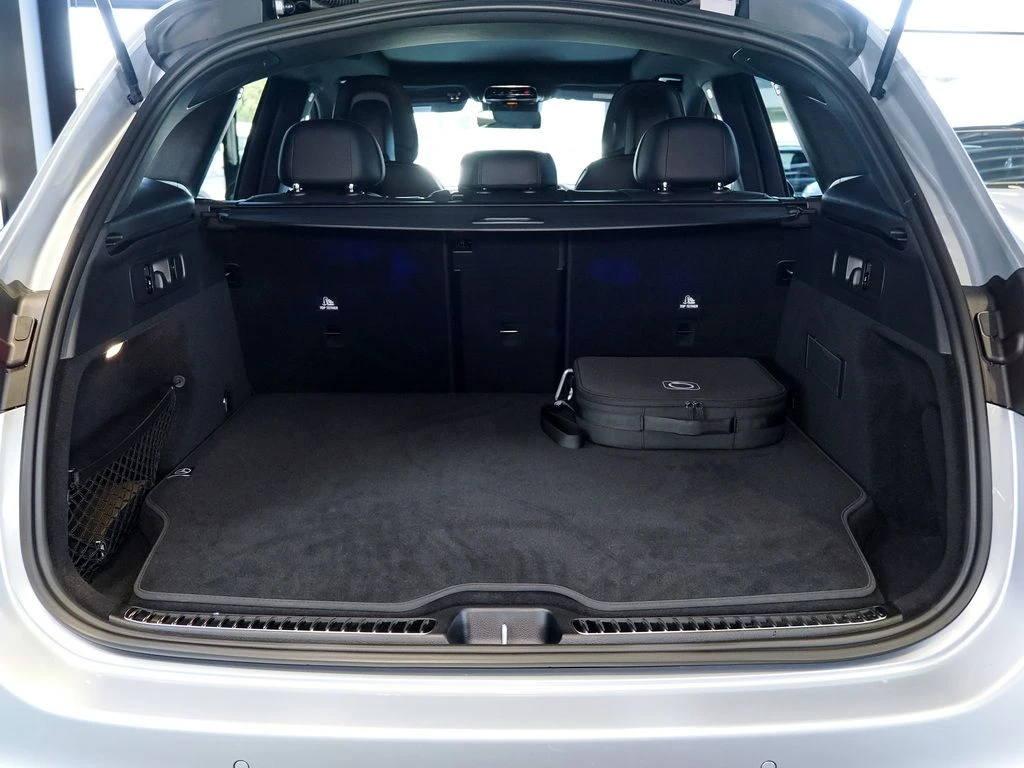 Mercedes-Benz-GLC 300 de-image-13