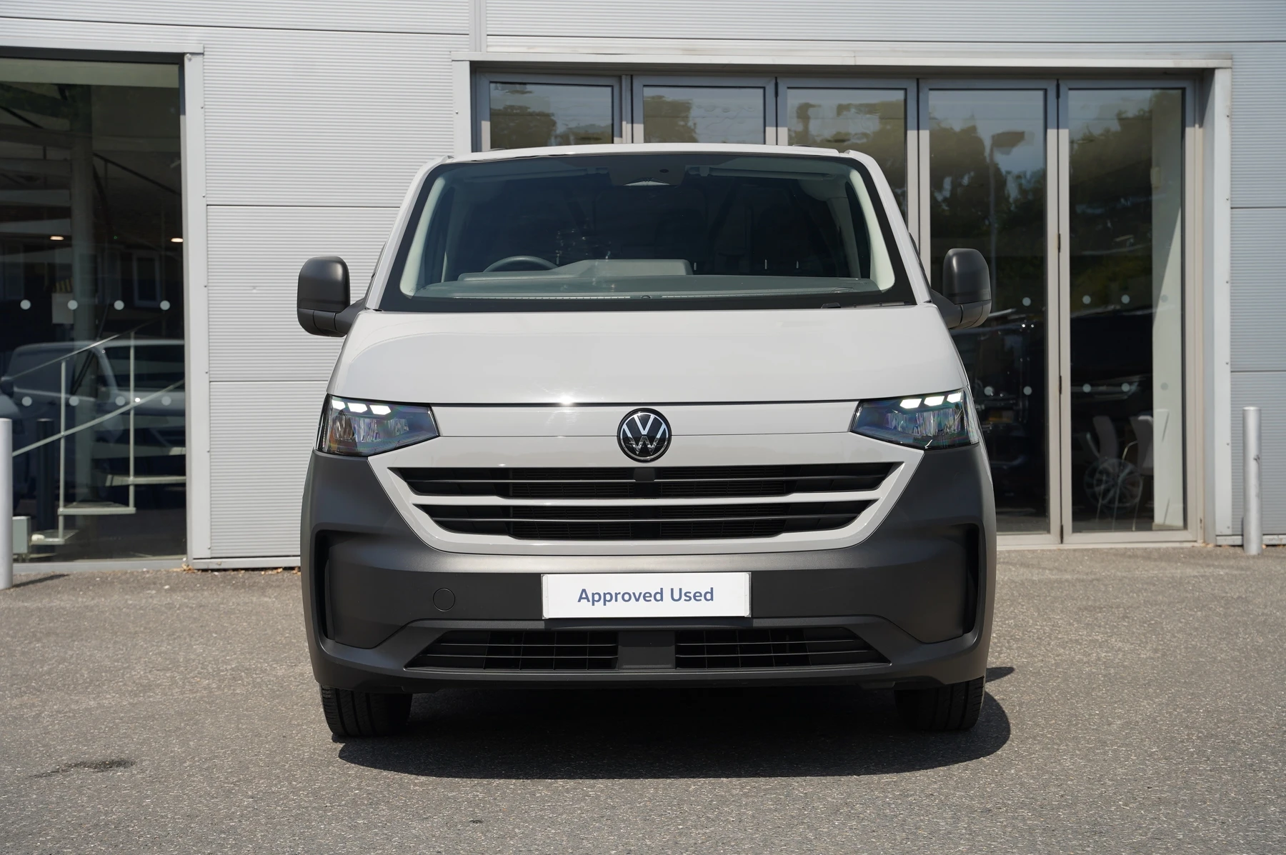 Volkswagen-Transporter-image-6