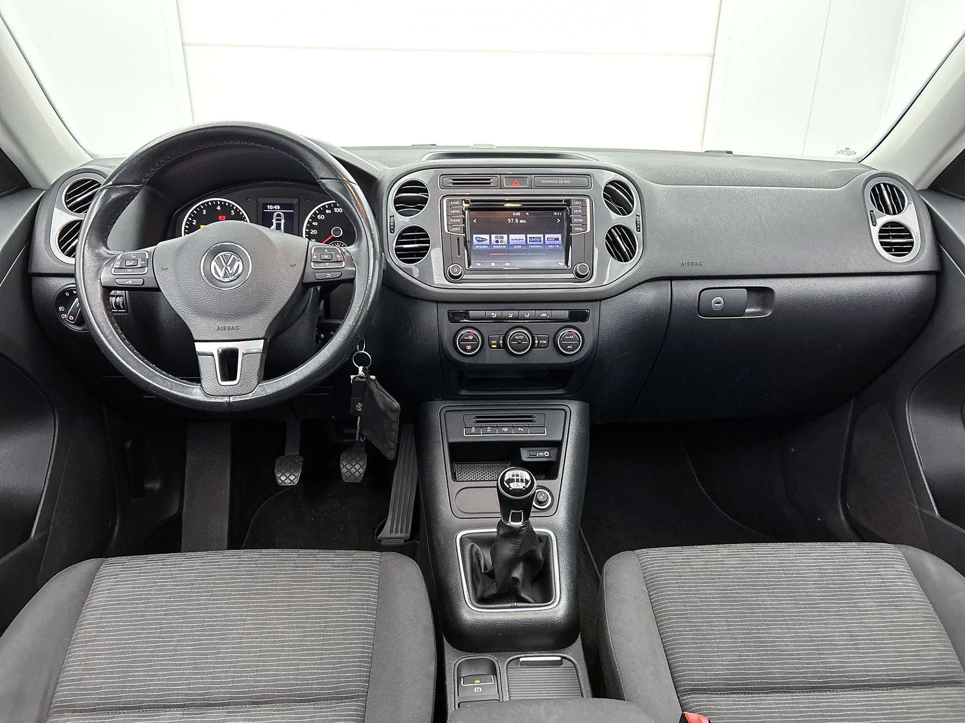 Volkswagen-Tiguan-image-18