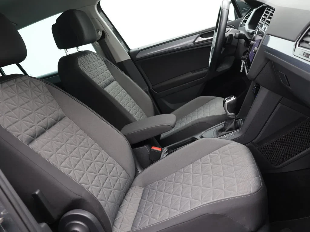Volkswagen-Tiguan-image-10