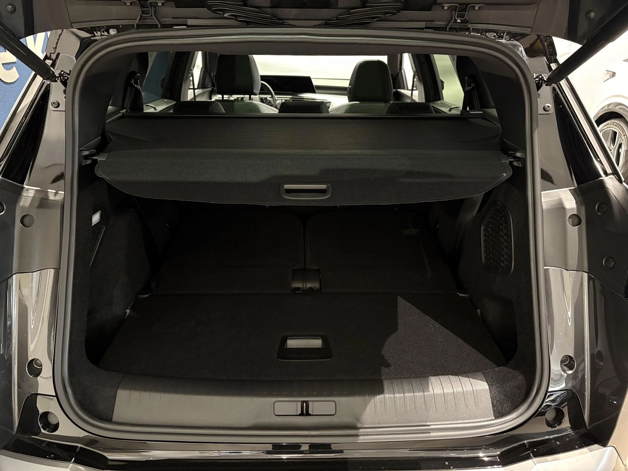 Peugeot-e-5008-image-14
