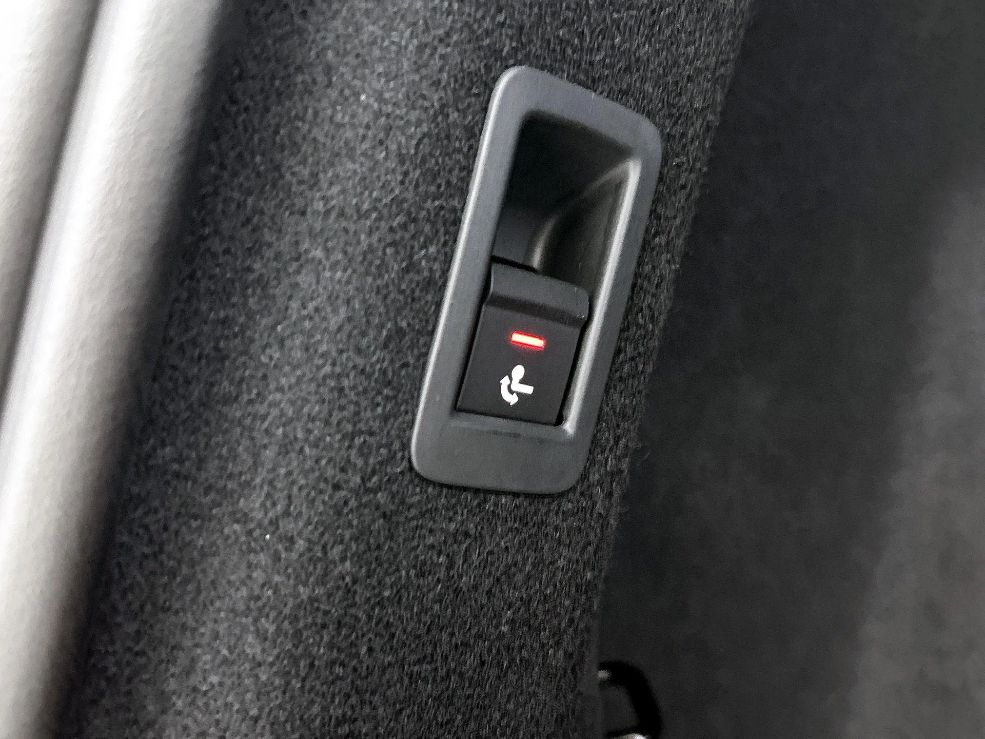 Audi-Q4 e-tron-image-7