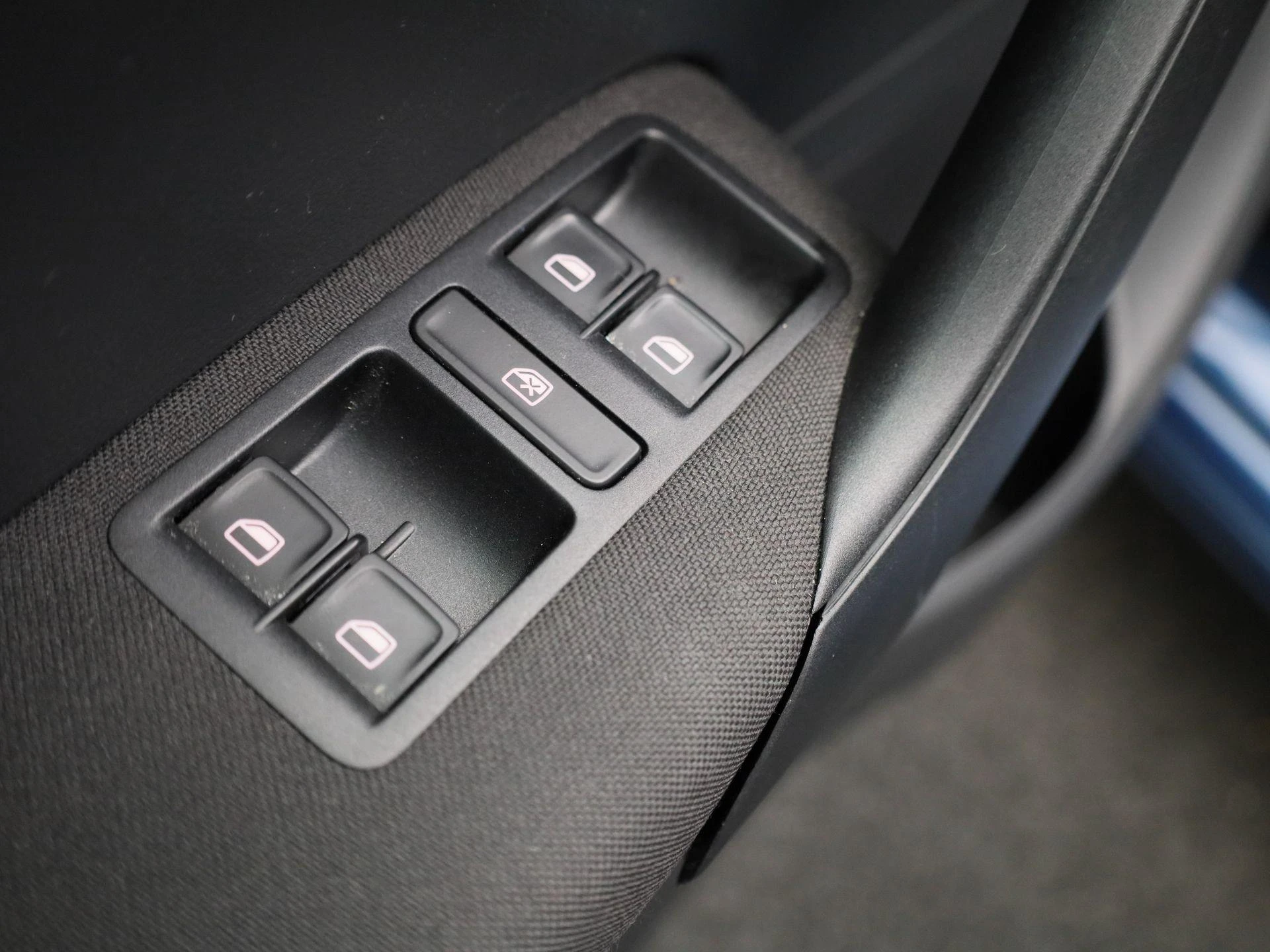 Volkswagen-Polo-image-24