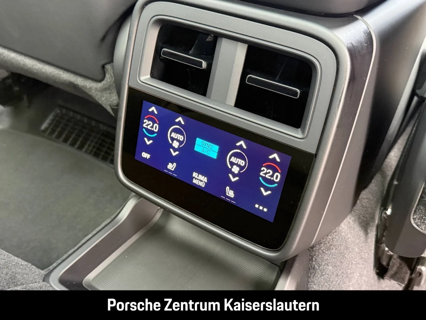 Porsche Taycan Black Edition InnoDrive HA-Lenkung HeadUp black edition