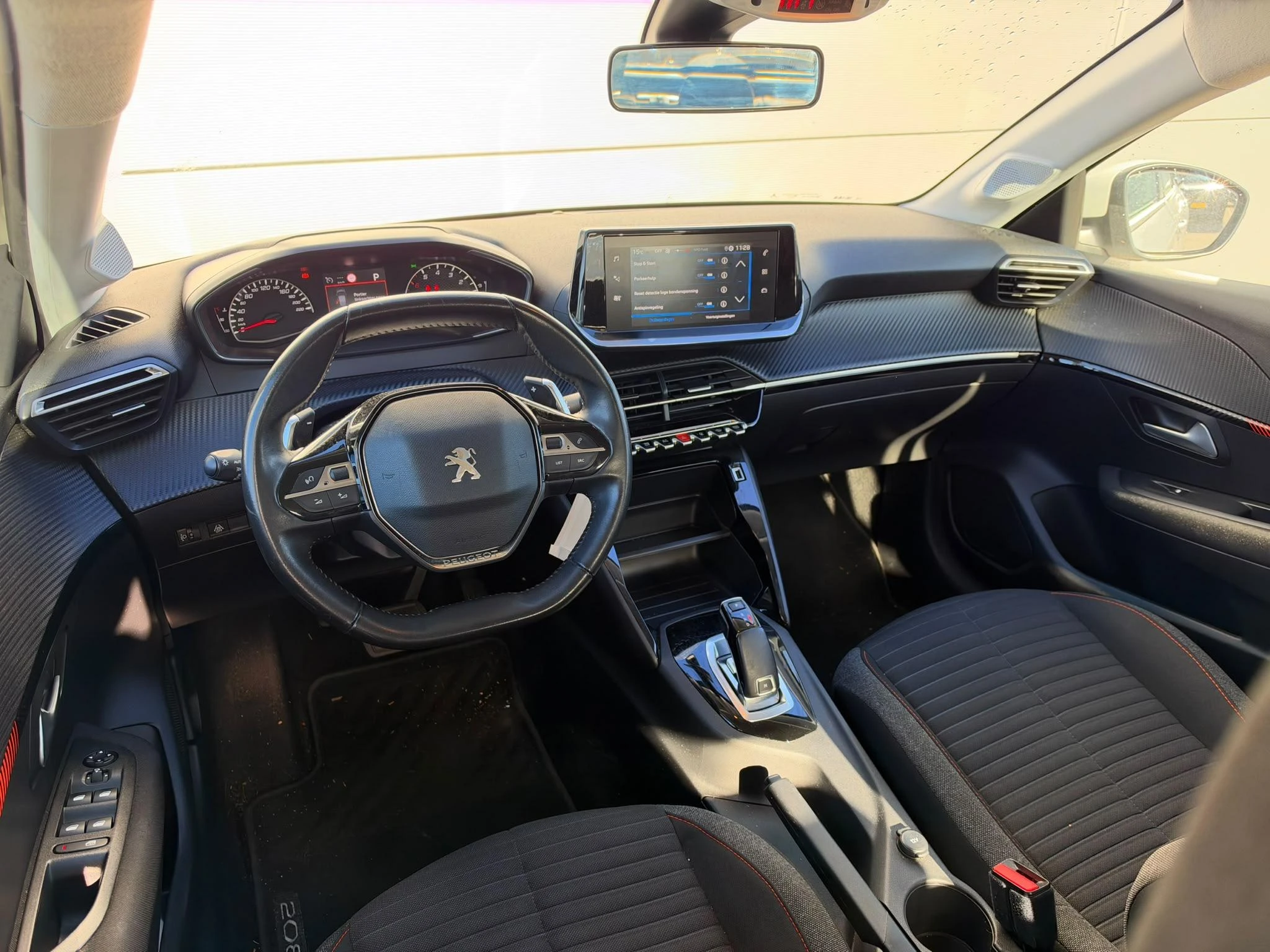 Peugeot-208-image-9