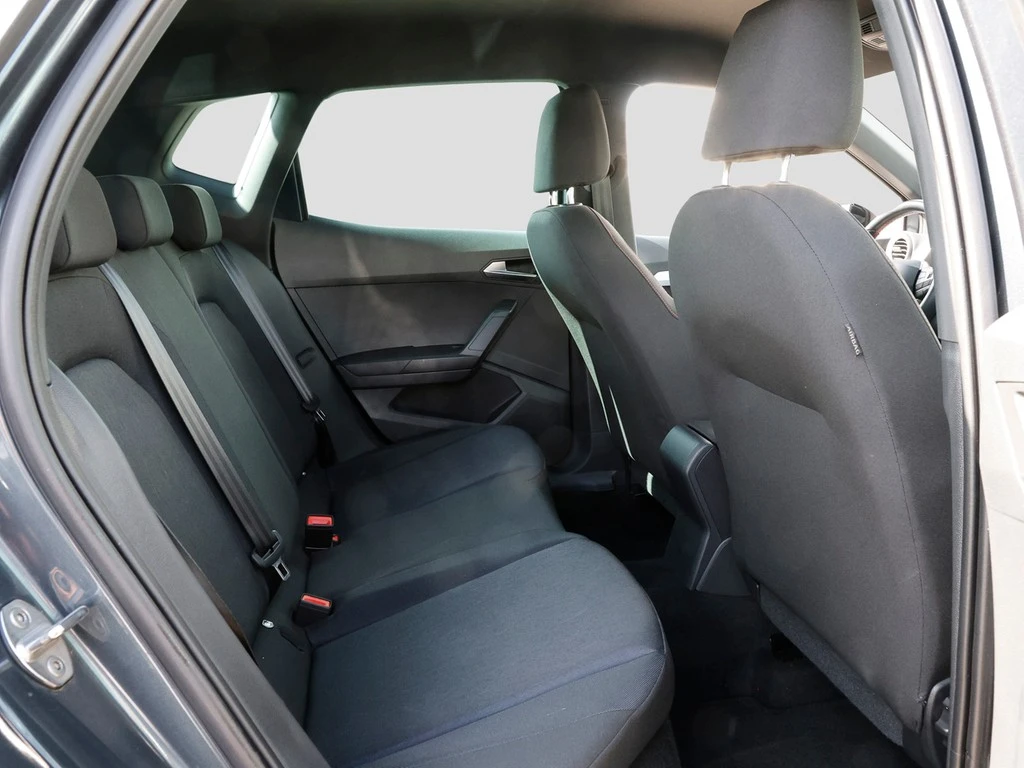 SEAT-Arona-image-9