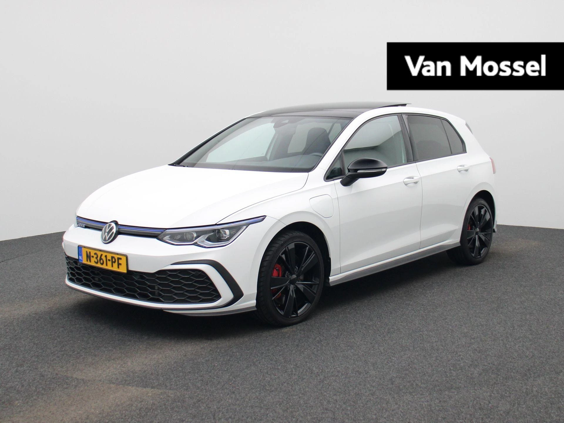 Volkswagen-Golf-image-0