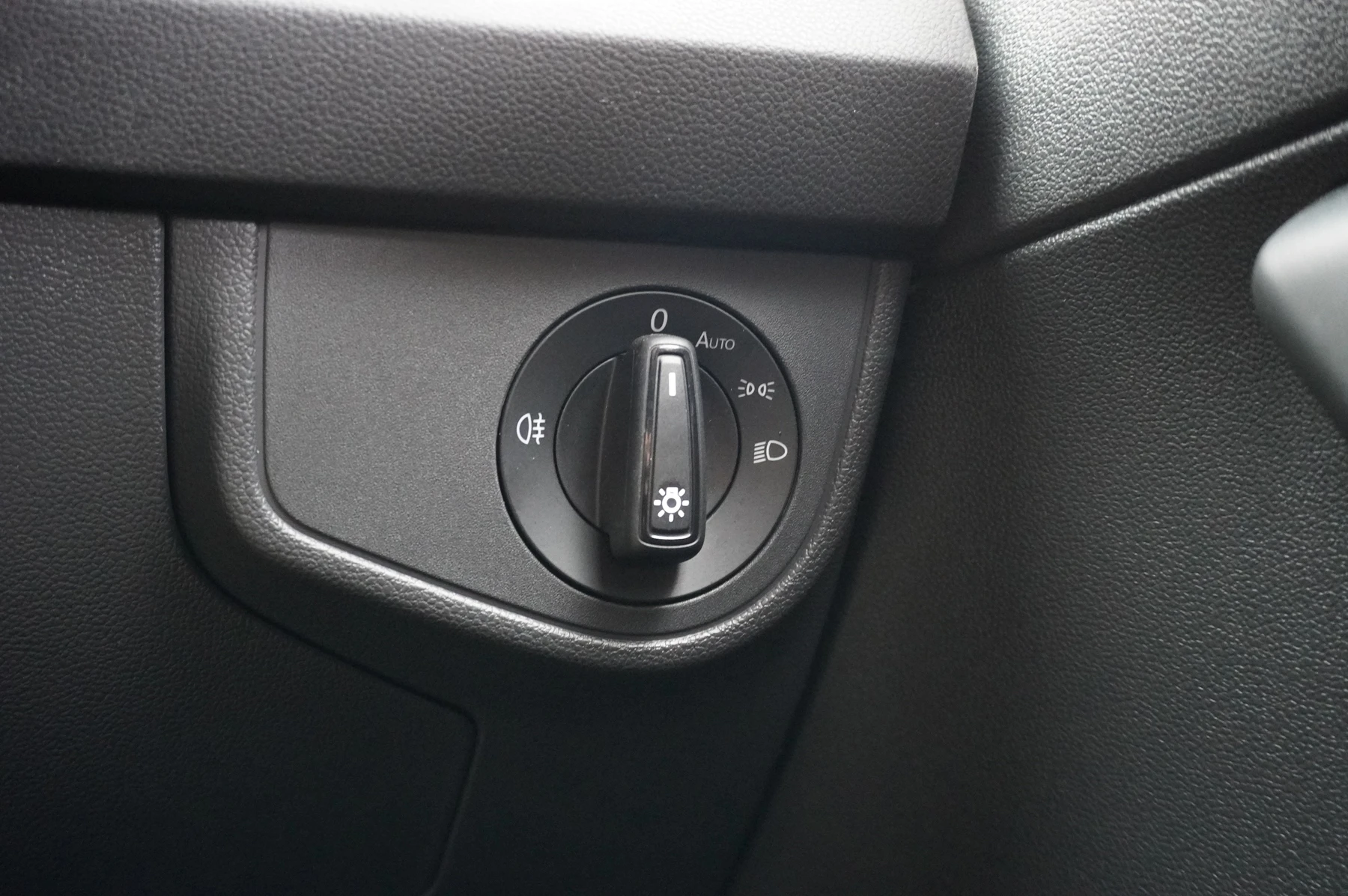 Volkswagen-Polo-image-34