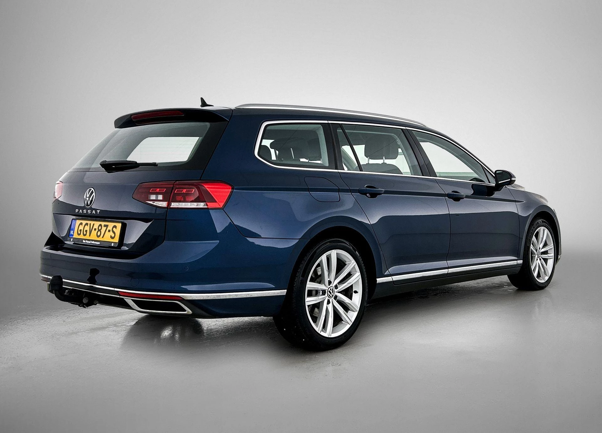 Volkswagen-Passat-image-3