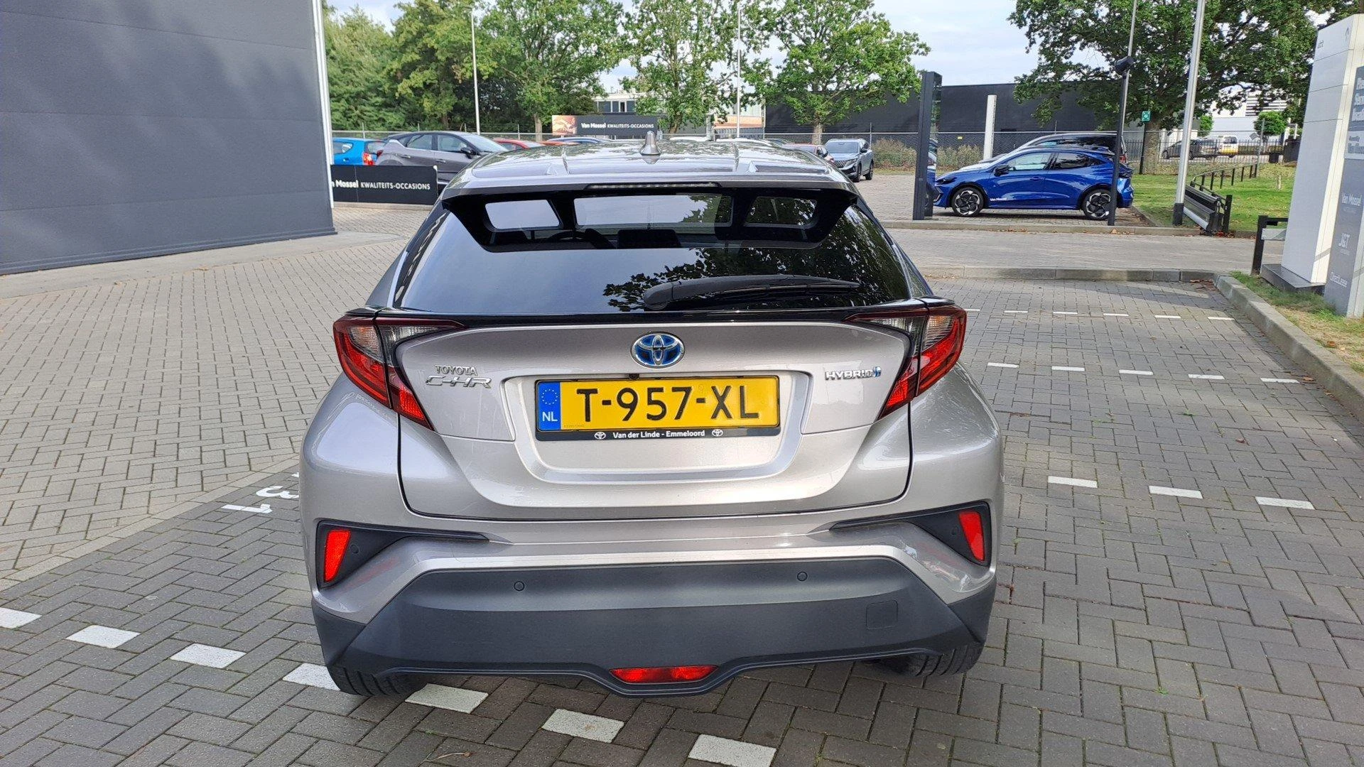 Toyota-C-HR-image-3