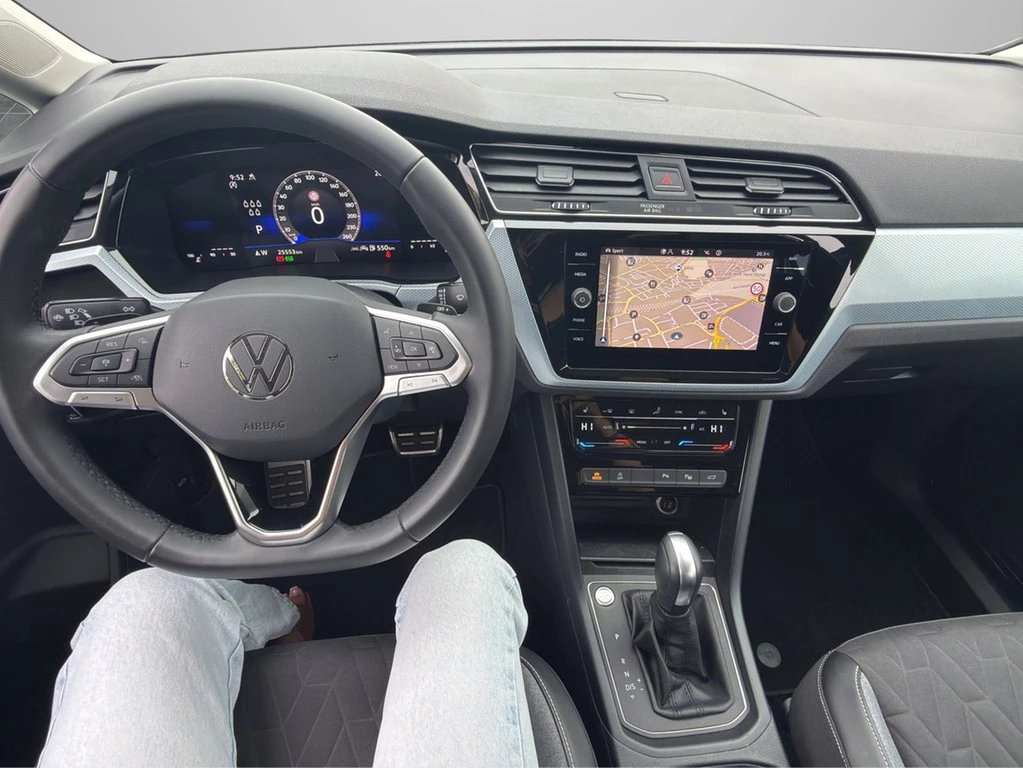 Volkswagen-Touran-image-15