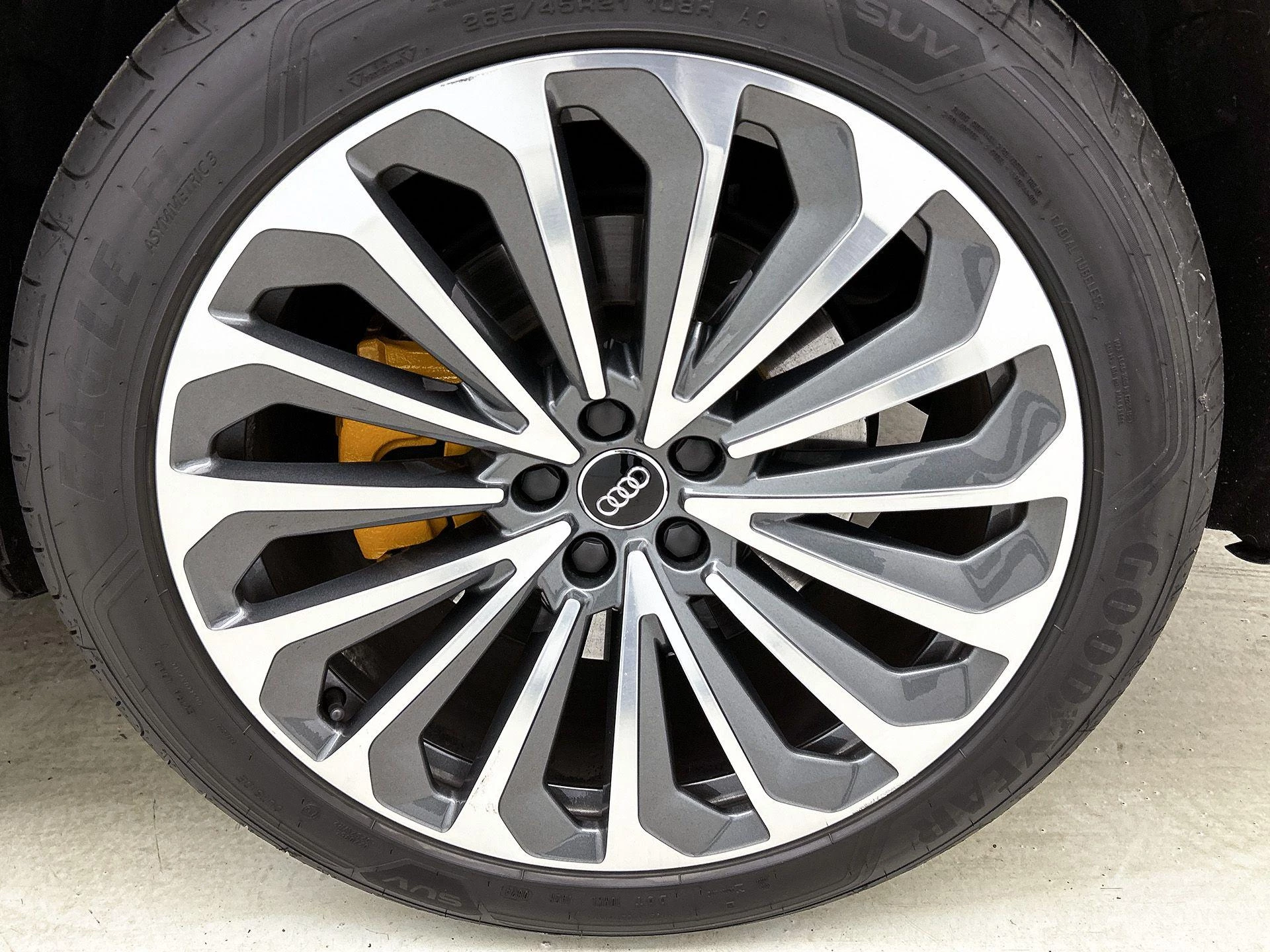 Audi-e-tron-image-6