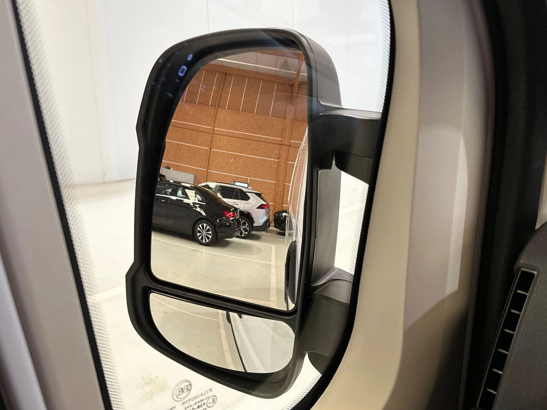 Opel-Movano-image-13