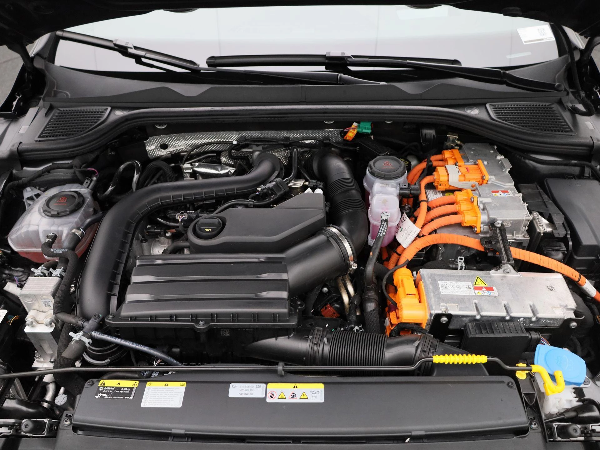 Volkswagen-Golf-image-38