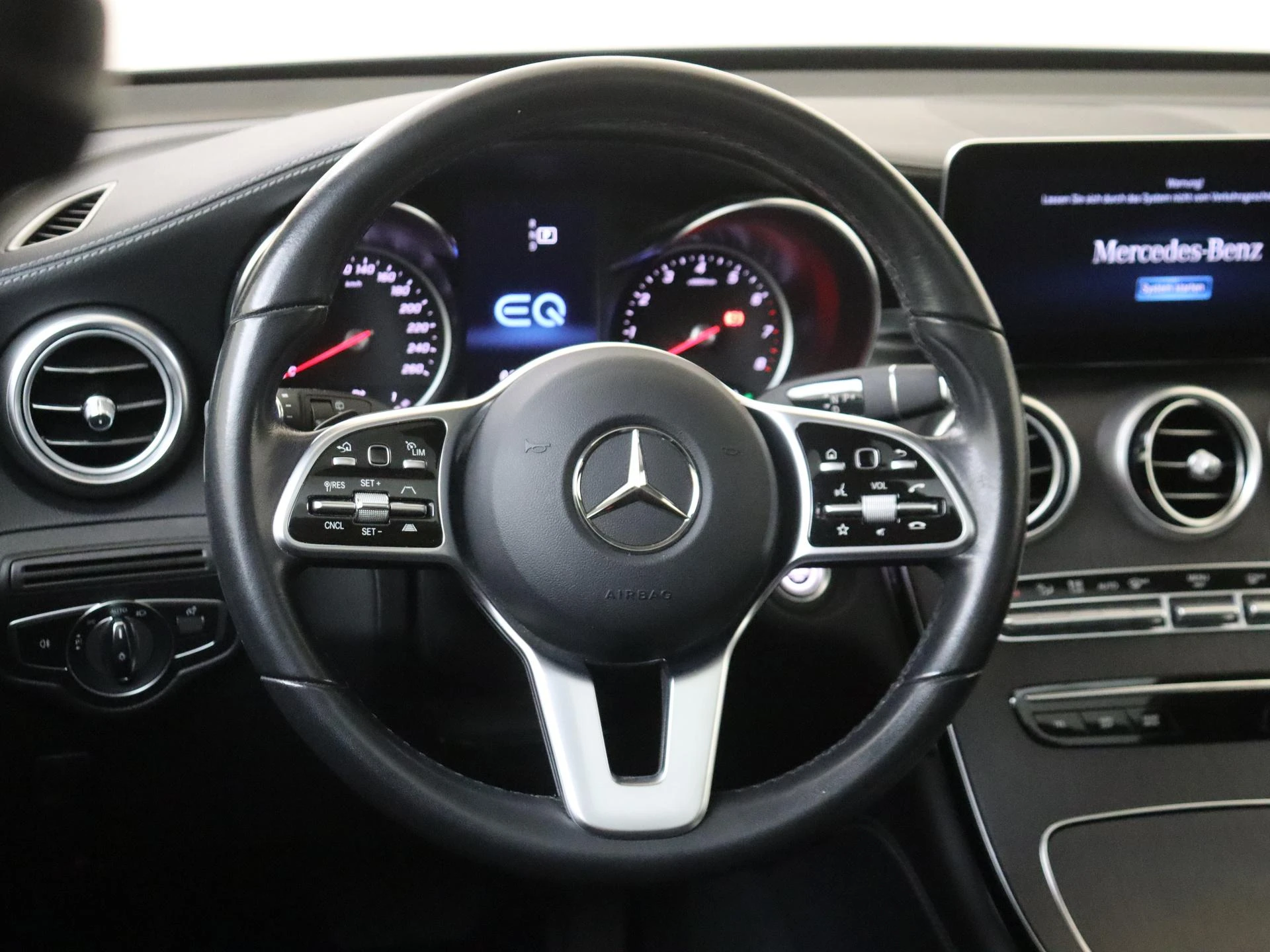 Mercedes-Benz-GLC-image-9