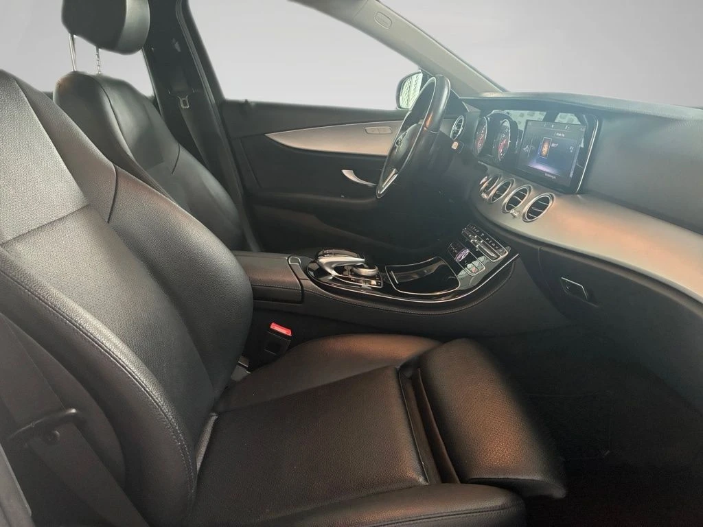 Mercedes-Benz-E-Klasse 200-image-10