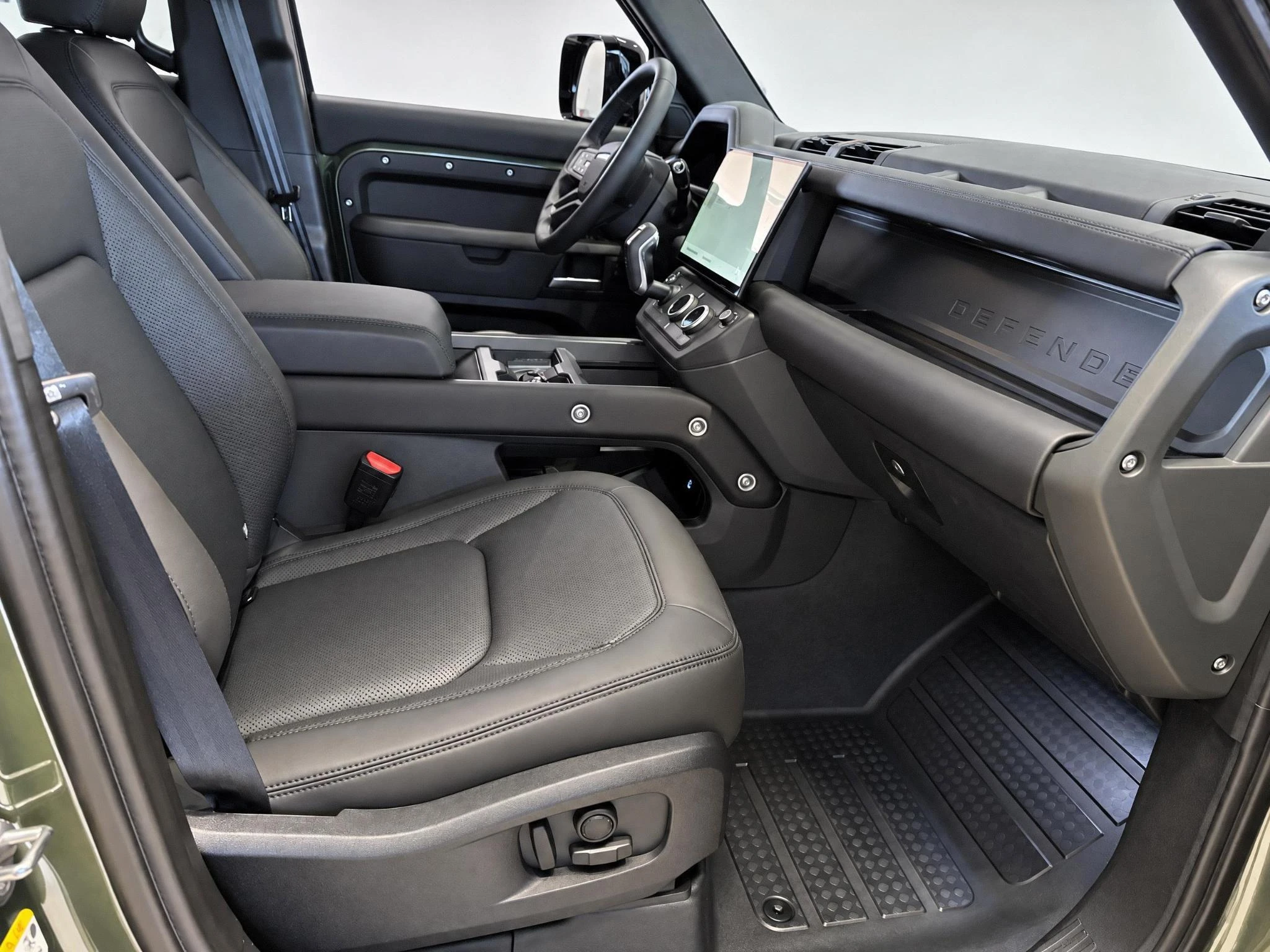 Land Rover-Defender-image-14