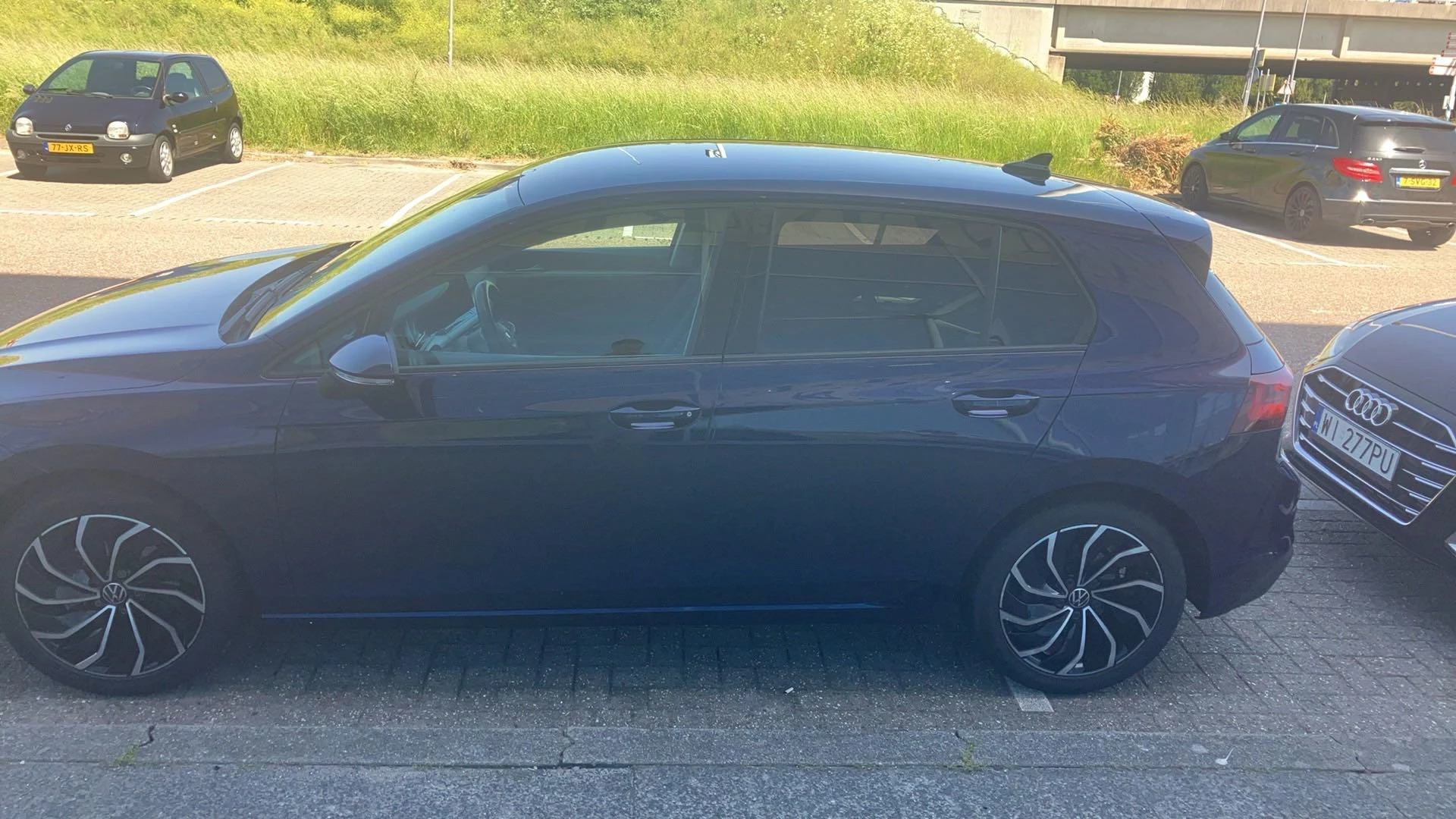 Volkswagen-Golf-image-1