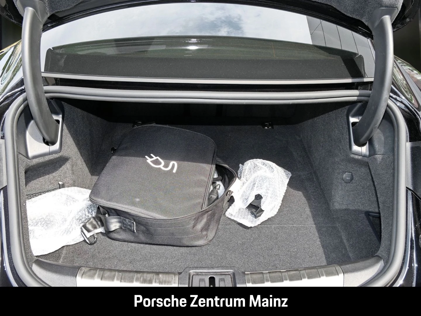 Porsche Taycan Turbo S InnoDrive PCCB PDCC LED-Matrix turbo s