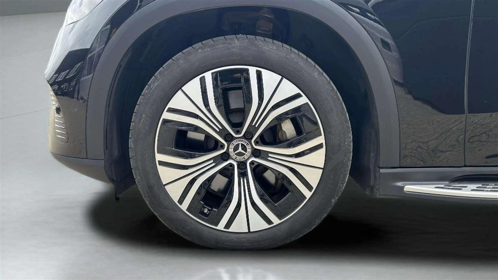 Mercedes-Benz-EQE-image-8
