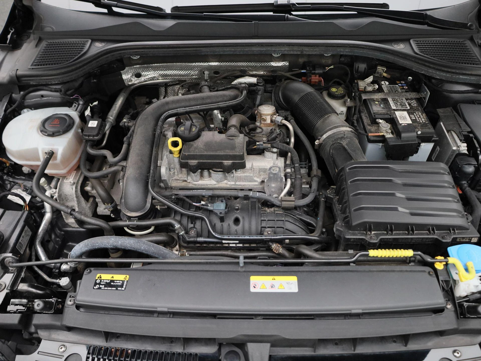 Volkswagen-Golf-image-35