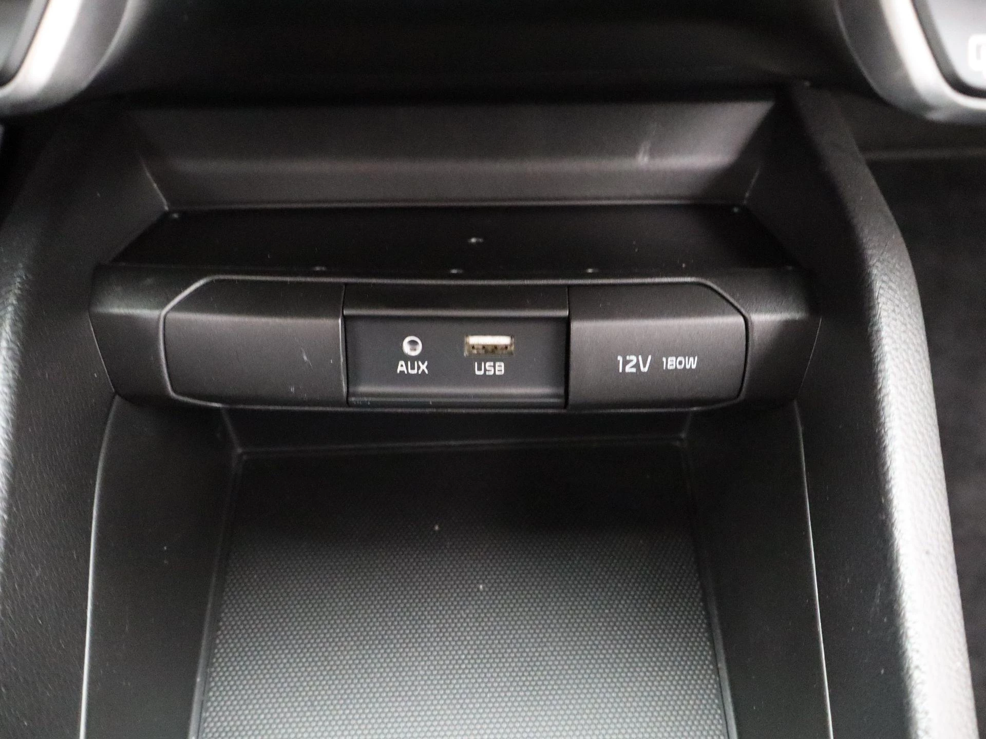 Kia-Stonic-image-18