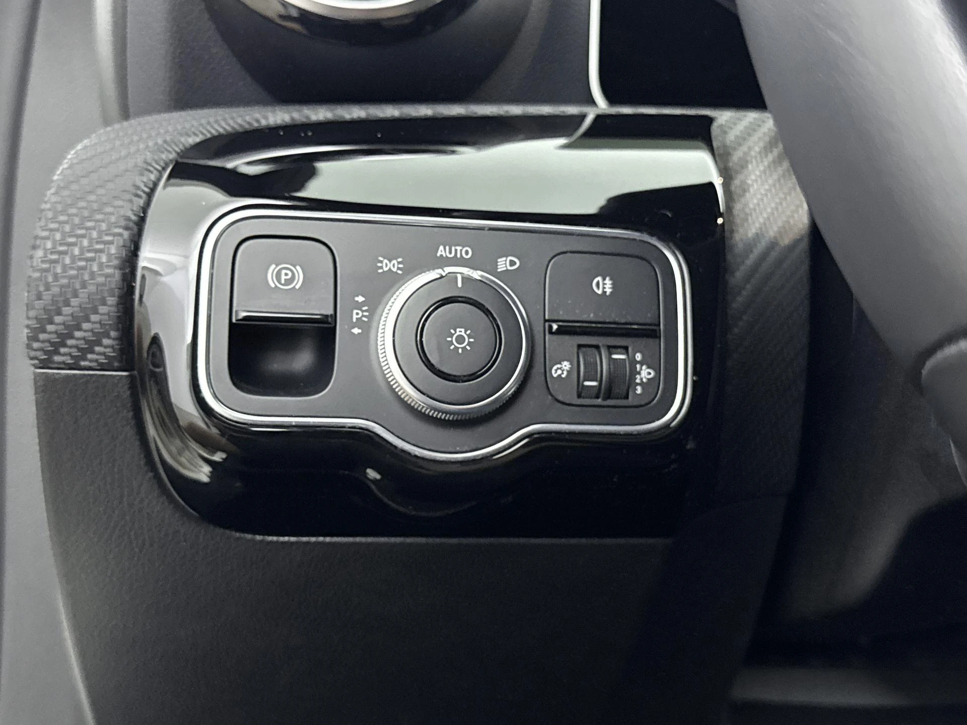 Mercedes-Benz-A-Klasse-image-14