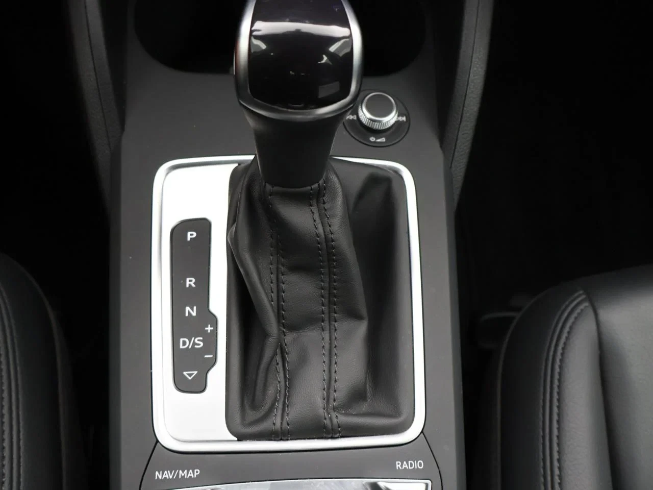 Audi Q2 Audi Q2 Business Edition Advanced 35TFSI 150PK *AUTOMAAT*LEDER*TREKHAAK*CRUISE*PDC*CAMERA*NAVI*VIRTUAL COCKPIT*...*