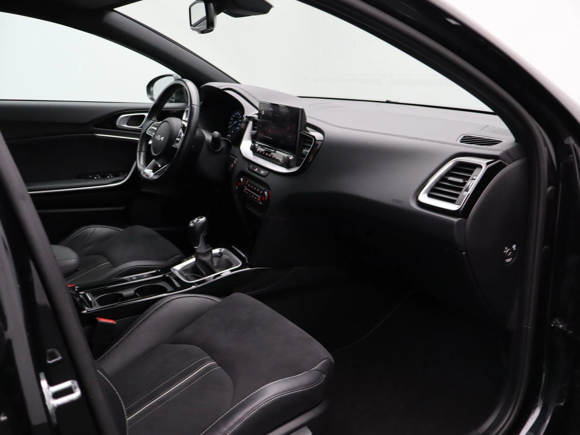 Kia-ProCeed-image-36