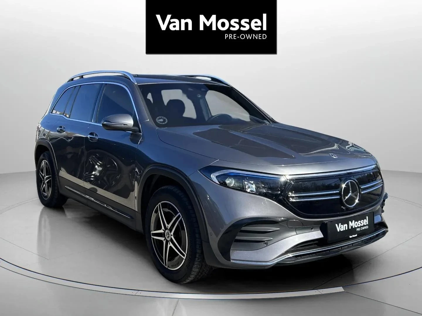Mercedes-Benz-EQB-image-3