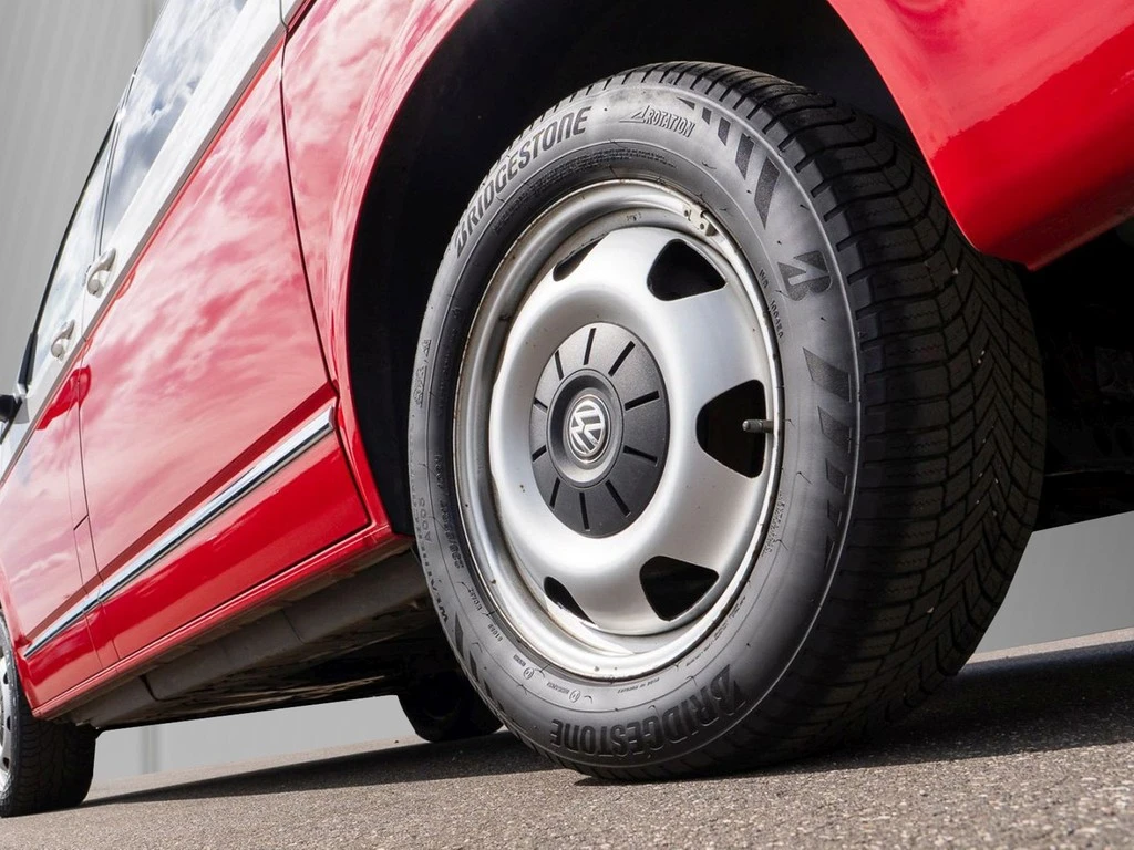 Volkswagen-Multivan-image-4