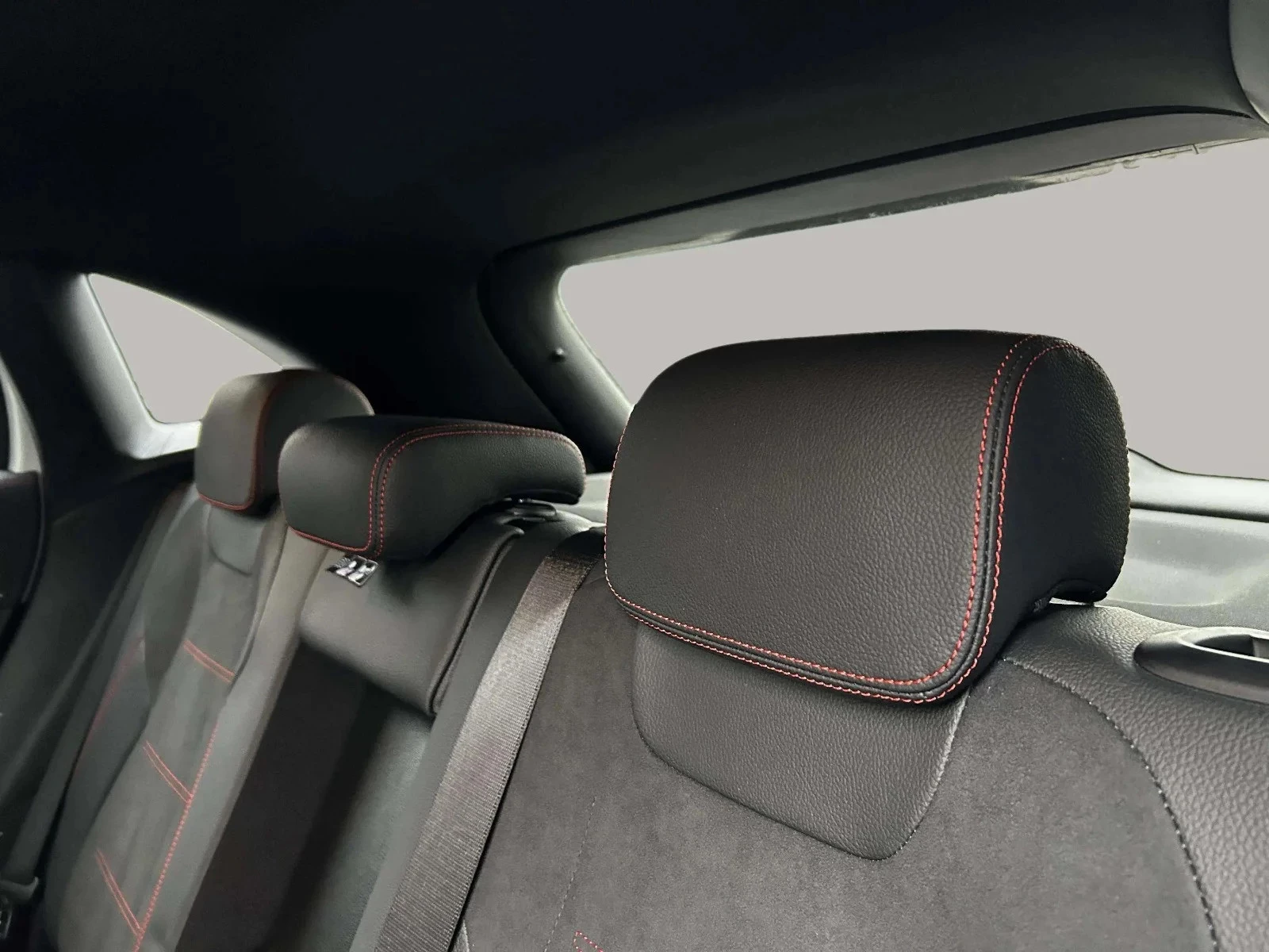 Mercedes-Benz-EQA-image-14