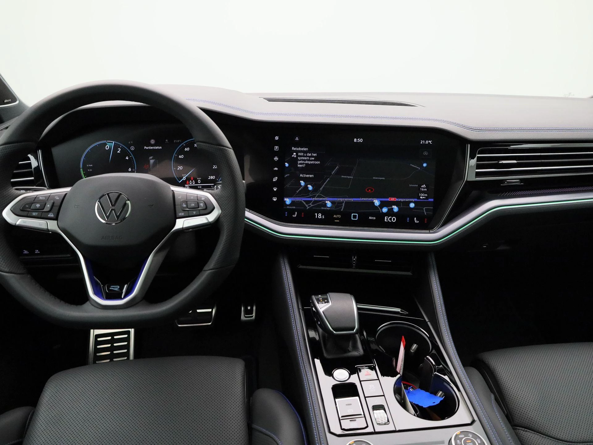 Volkswagen-Touareg-image-6