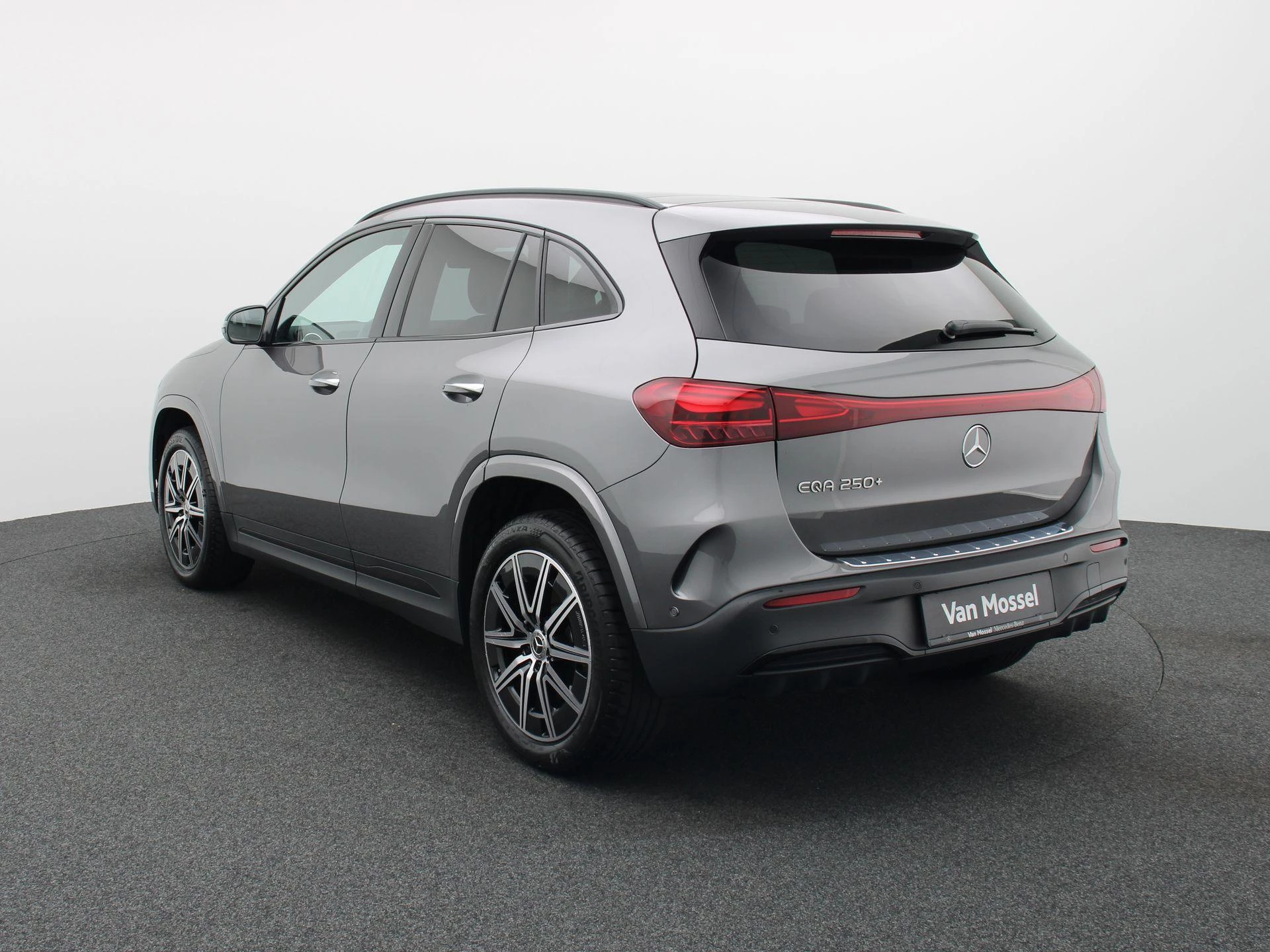 Mercedes-Benz EQA 250+ Star Edition + PANORAMISCH DAK + BURMESTER + HEAD UP + CARPLAY