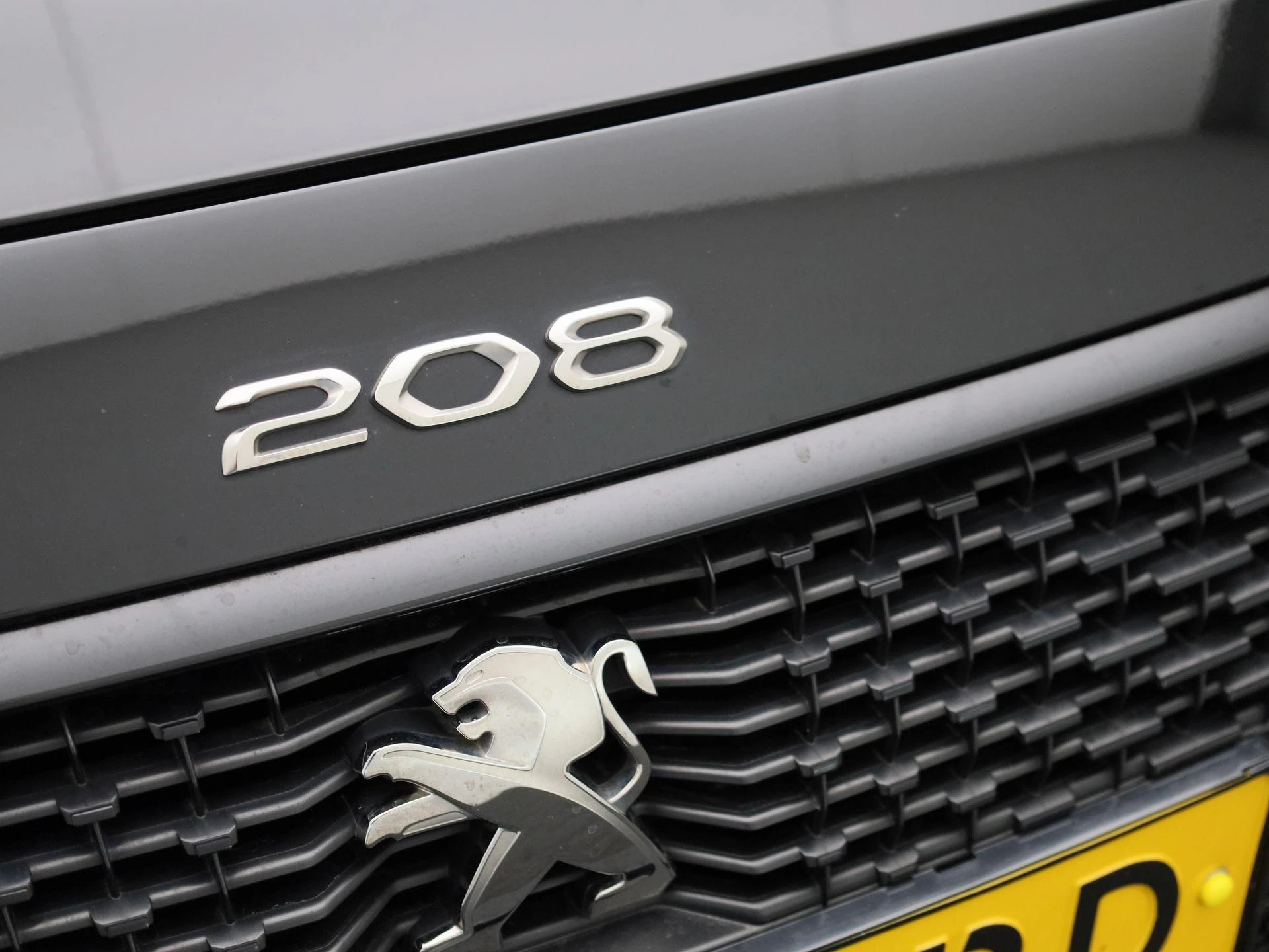 Peugeot-e-208-image-34