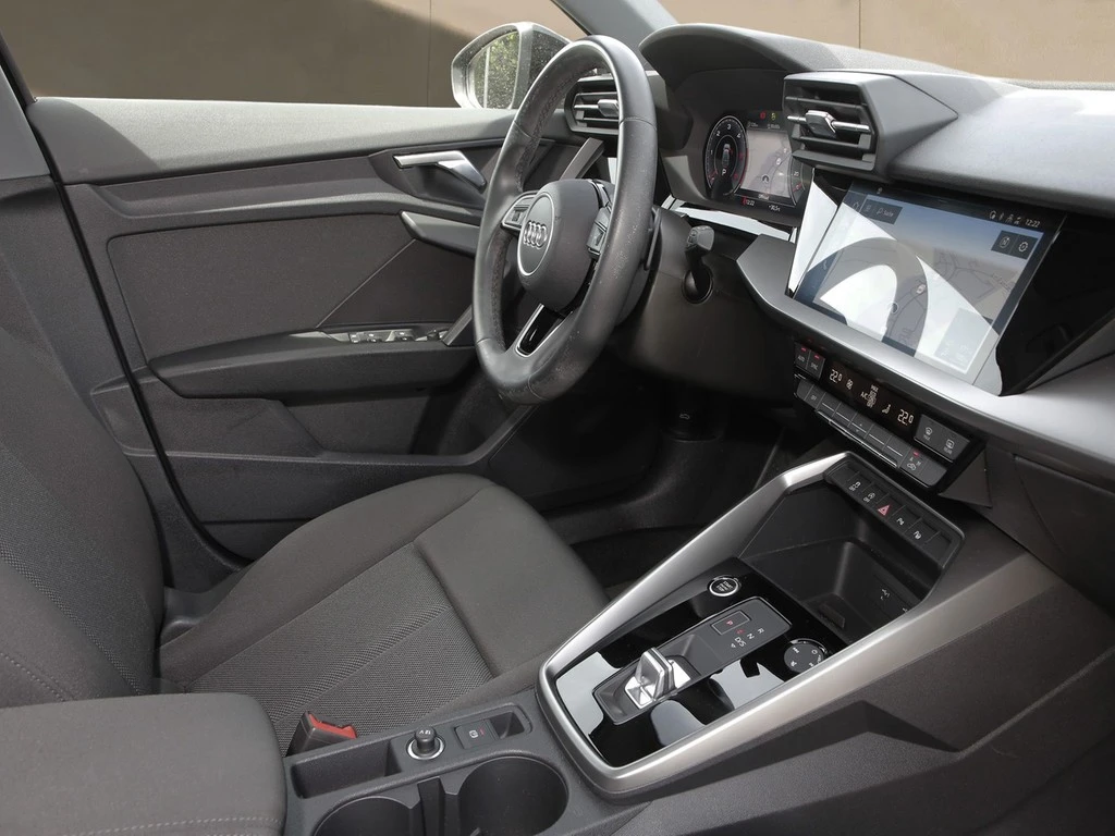 Audi A3 Sportback 30 TDI basis NAVI+VC RFK+PDC KLIMAA