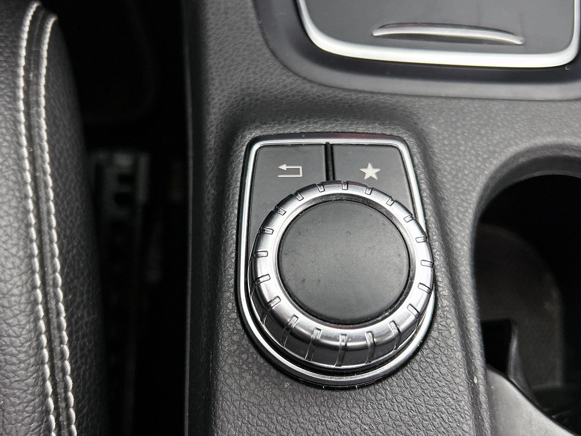 Mercedes-Benz-B-Klasse-image-9