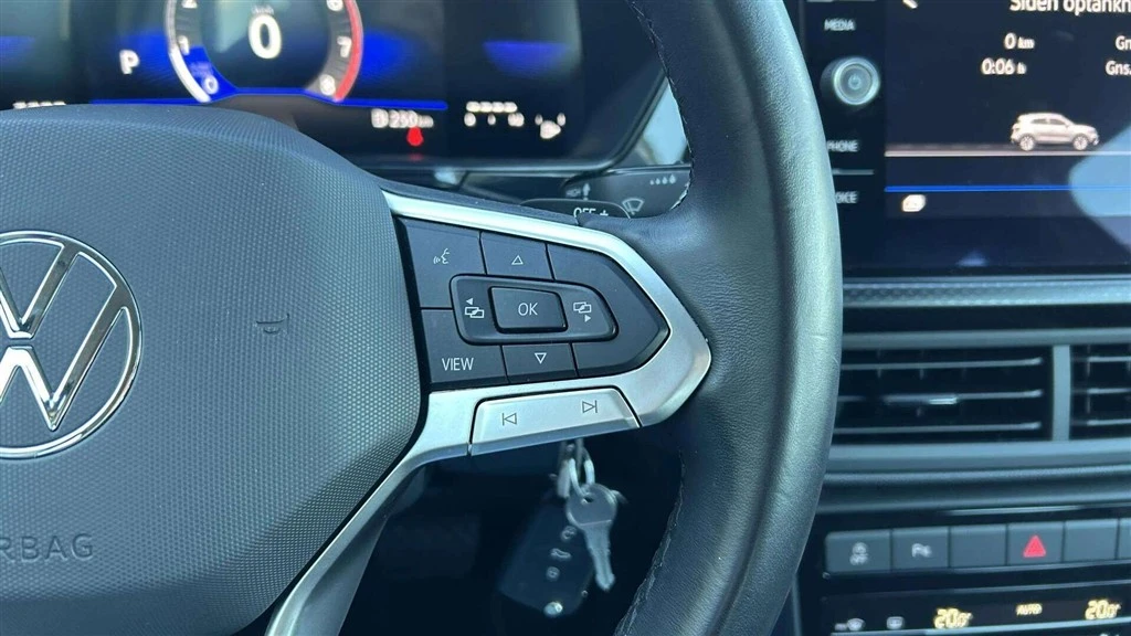 Volkswagen-T-Cross-image-11
