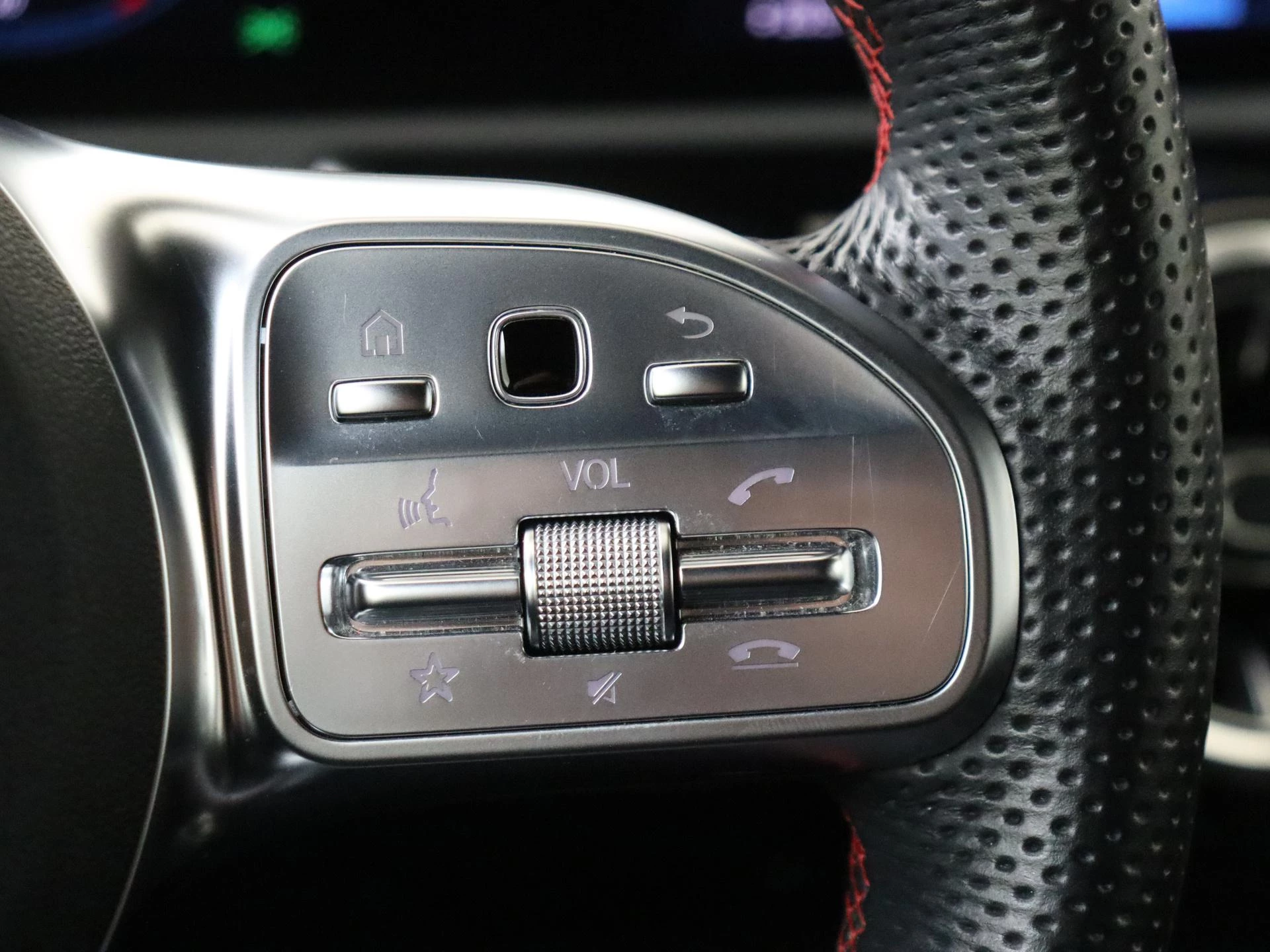 Mercedes-Benz-A-Klasse-image-16