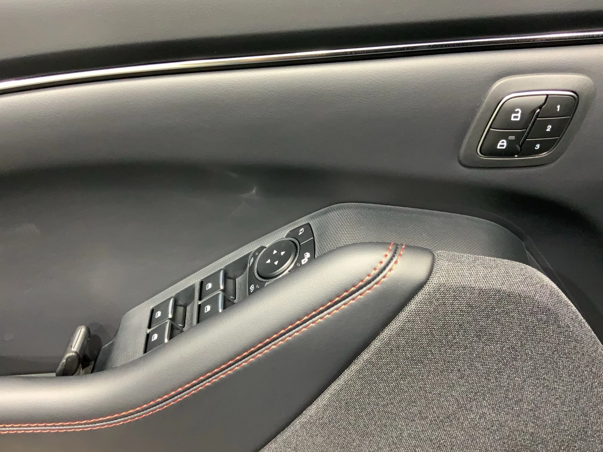 Ford-Mustang Mach-E-image-18