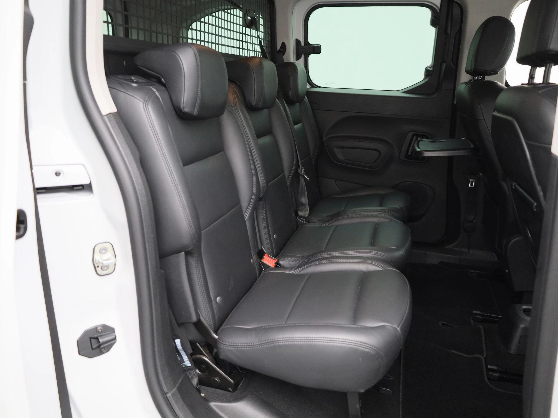 Opel-Combo Life-image-27