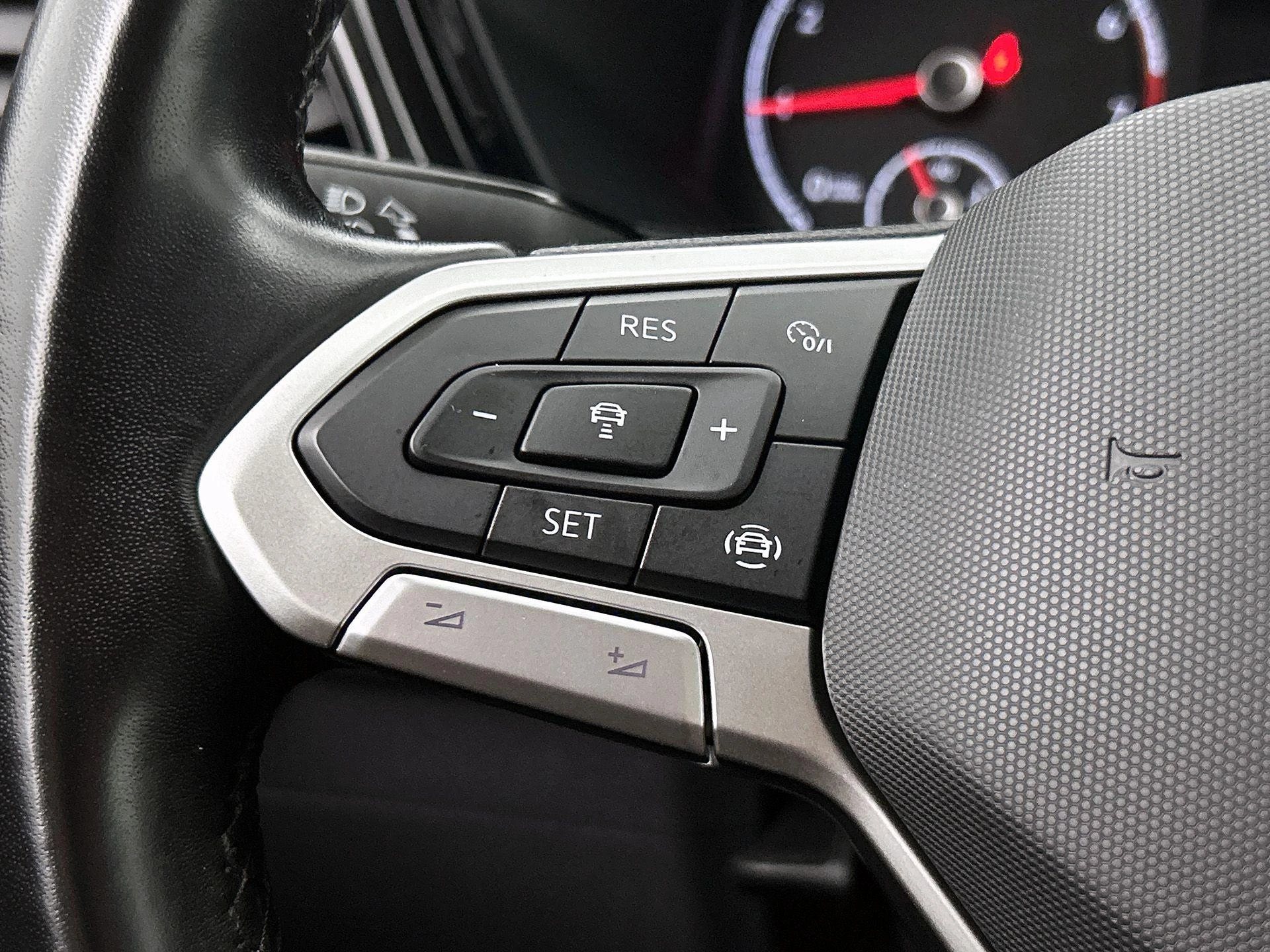 Volkswagen-T-Cross-image-5
