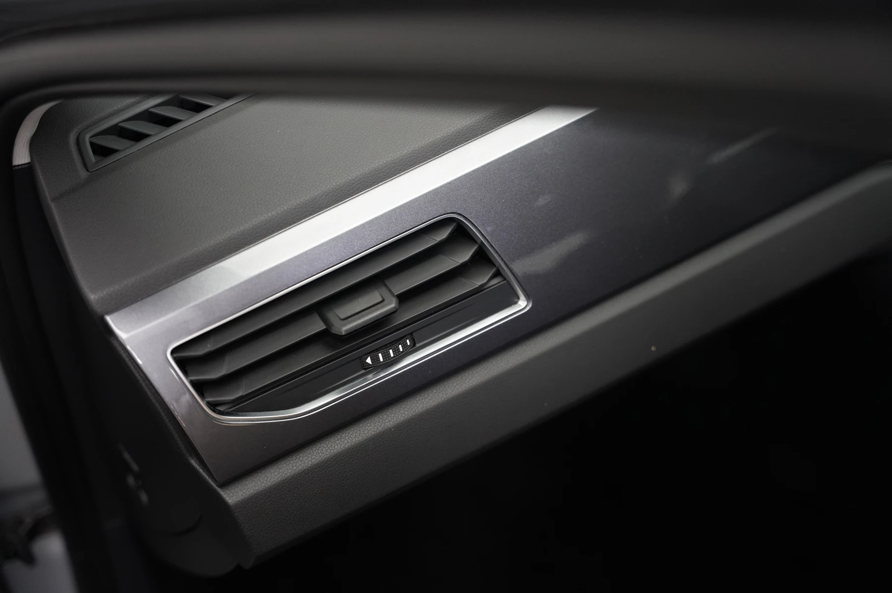 Volkswagen-Polo-image-28