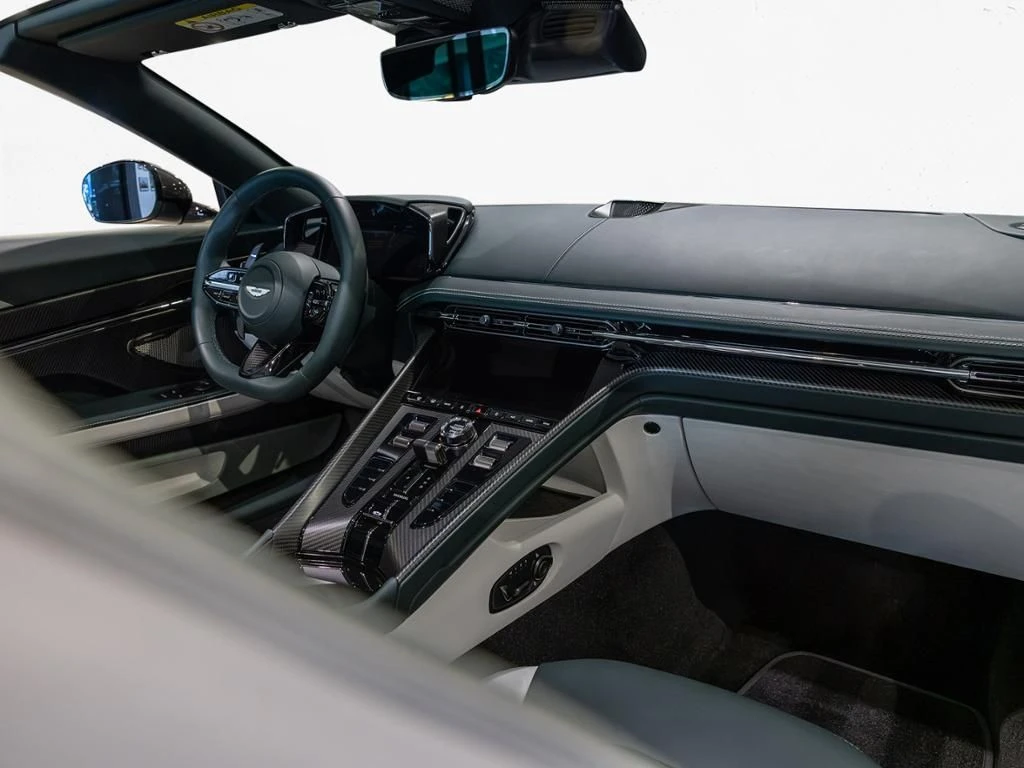 Aston Martin-DB12-image-30
