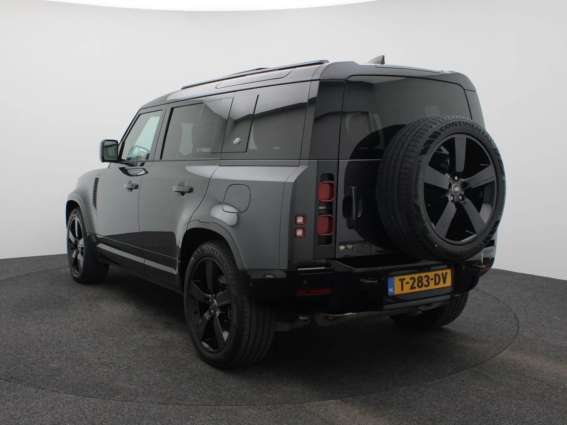 Land Rover-Defender-image-1