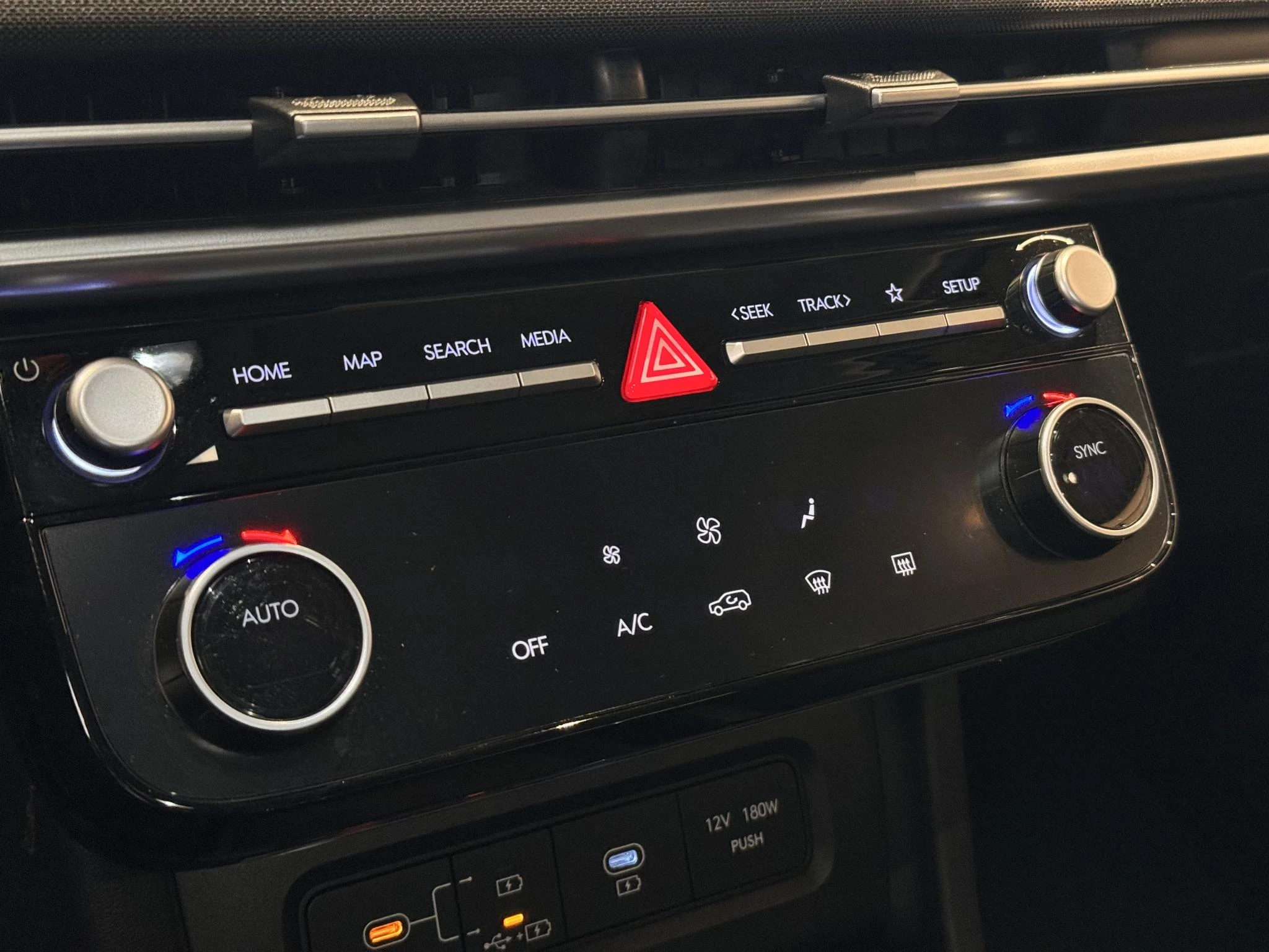 Hyundai-Tucson Hybrid-image-15