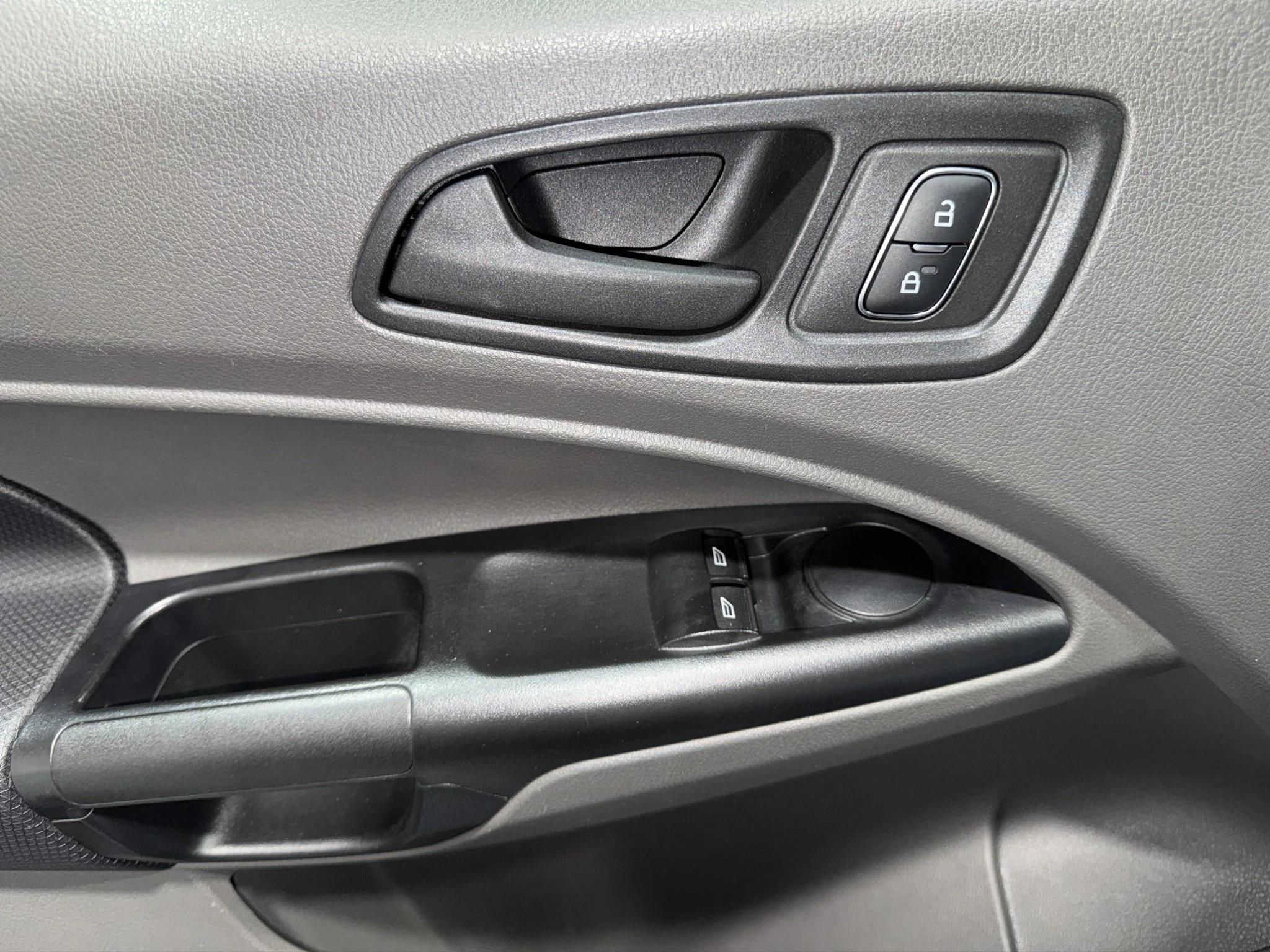 Ford-Transit Connect-image-13
