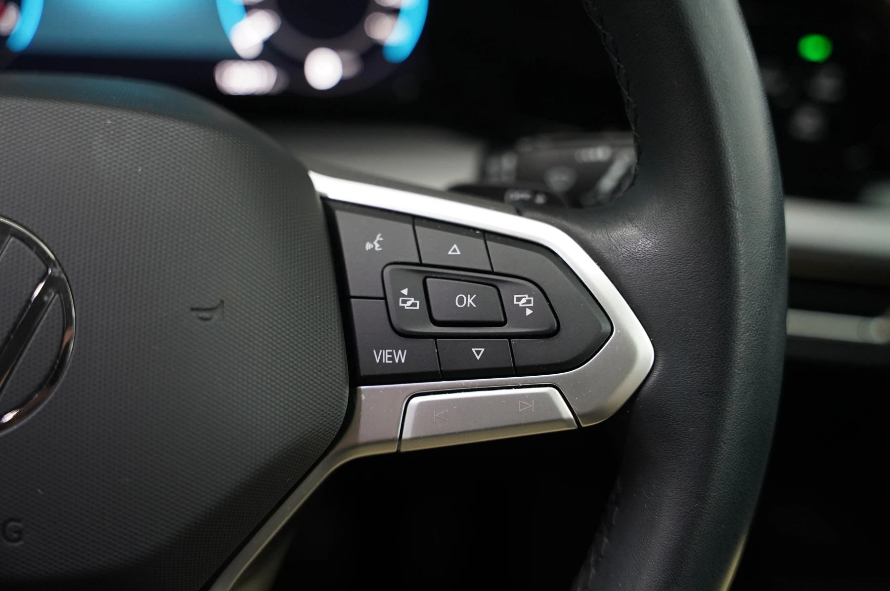 Volkswagen-Golf-image-19